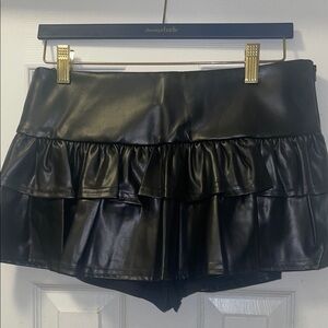 Windsor Black Faux Leather Ruffled Skorts